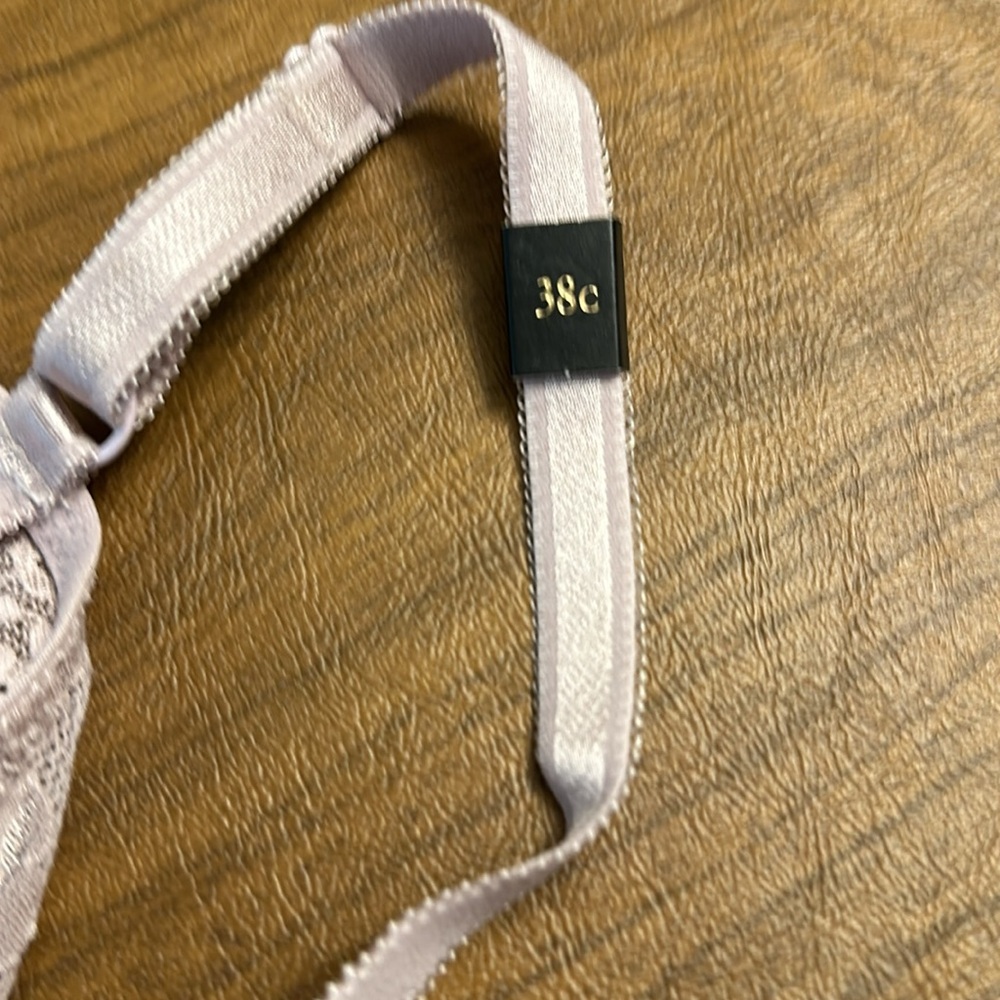 NWT-Victoria’s Secret bra, 38C - Picture 6 of 8